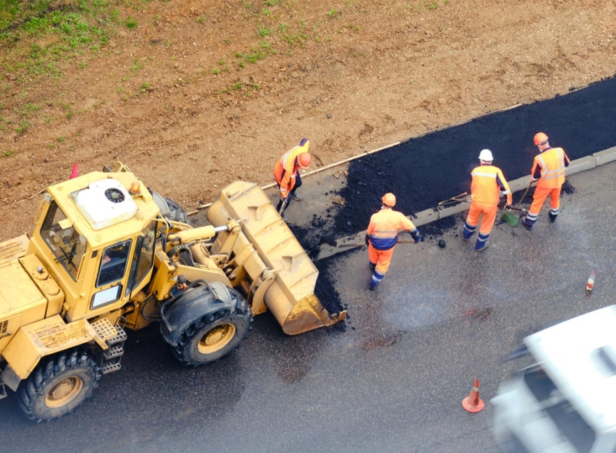 Preventing Struck-By Incidents Around Heavy Equipment